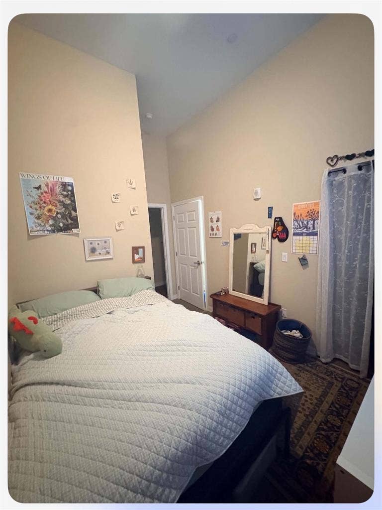 Private Room off UNH campuss