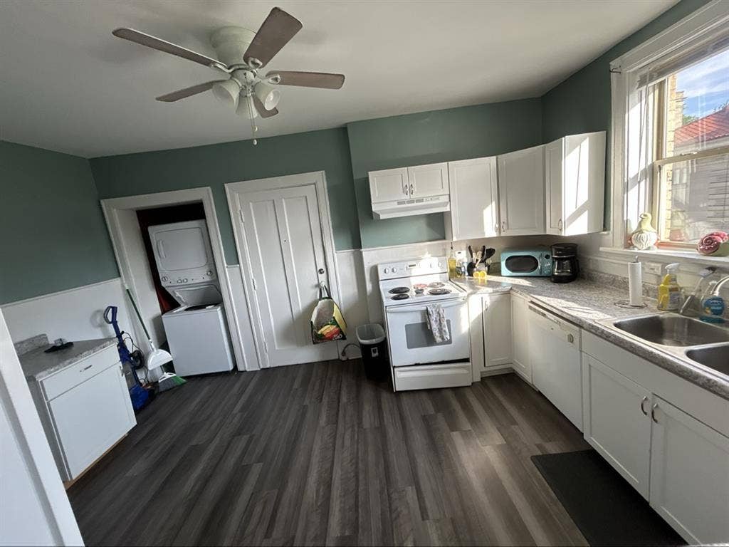 Looking for a 3rd female roommate