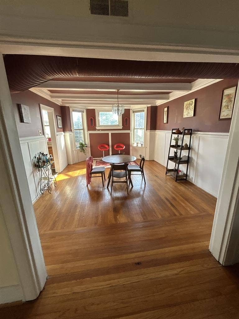 Looking for a 3rd female roommate