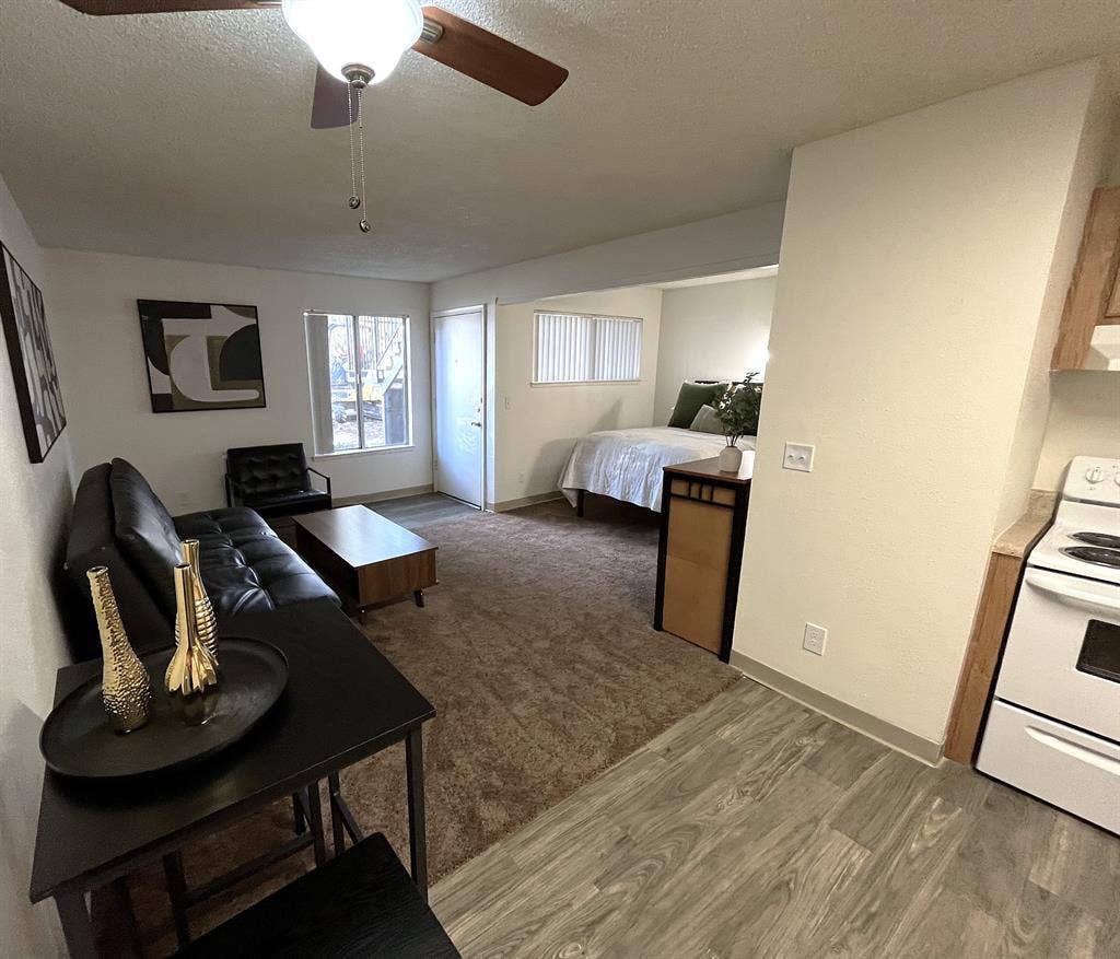 Centrally Located Studio $1475
