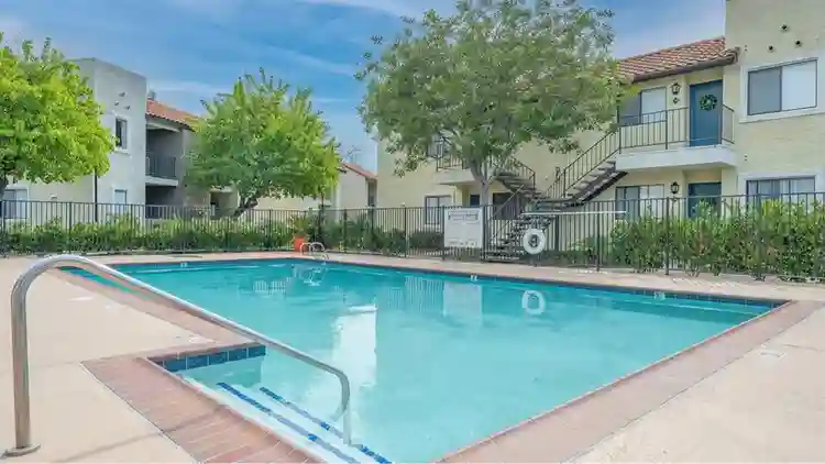 2 bed 2 bath - 1 room available!