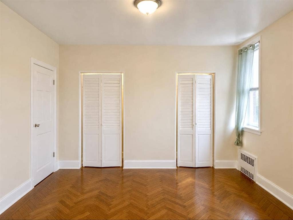 Bensonhurst room for rent