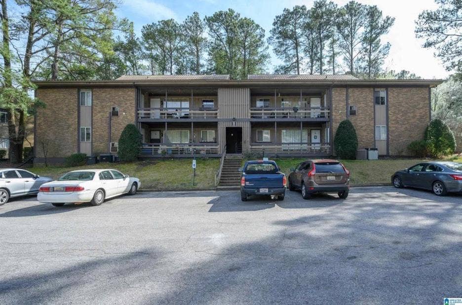 Condo room in Hoover