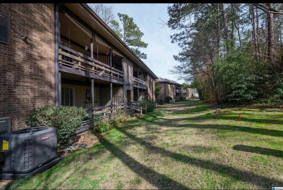 Condo room in Hoover