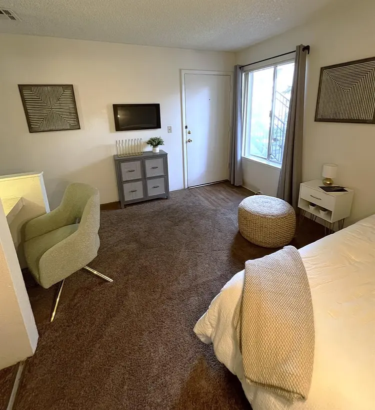 Centrally Located Room 4 Rent $835