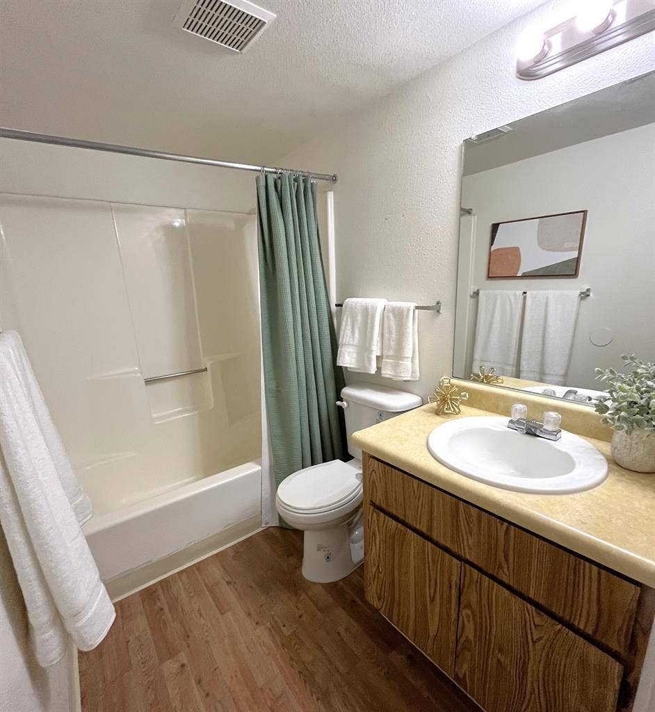 Centrally Located Room 4 Rent $835