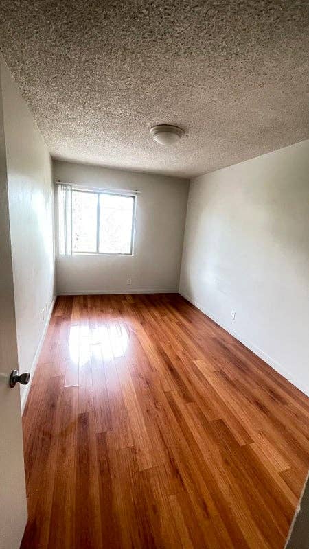 Bedroom & WalkIn Closet WEHO $1,950