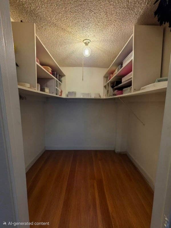 Bedroom & WalkIn Closet WEHO $1,950