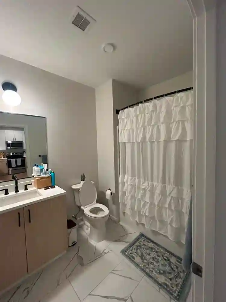 Sublease Apartment - Female Tenant