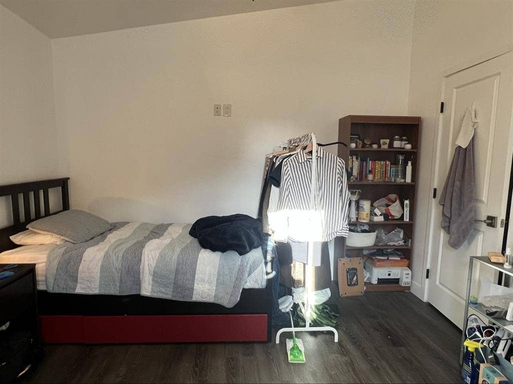 Private Room available 8/2