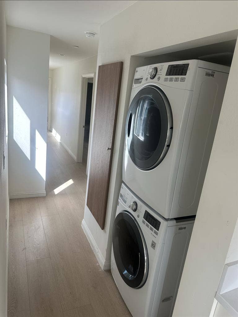 Looking for roommate