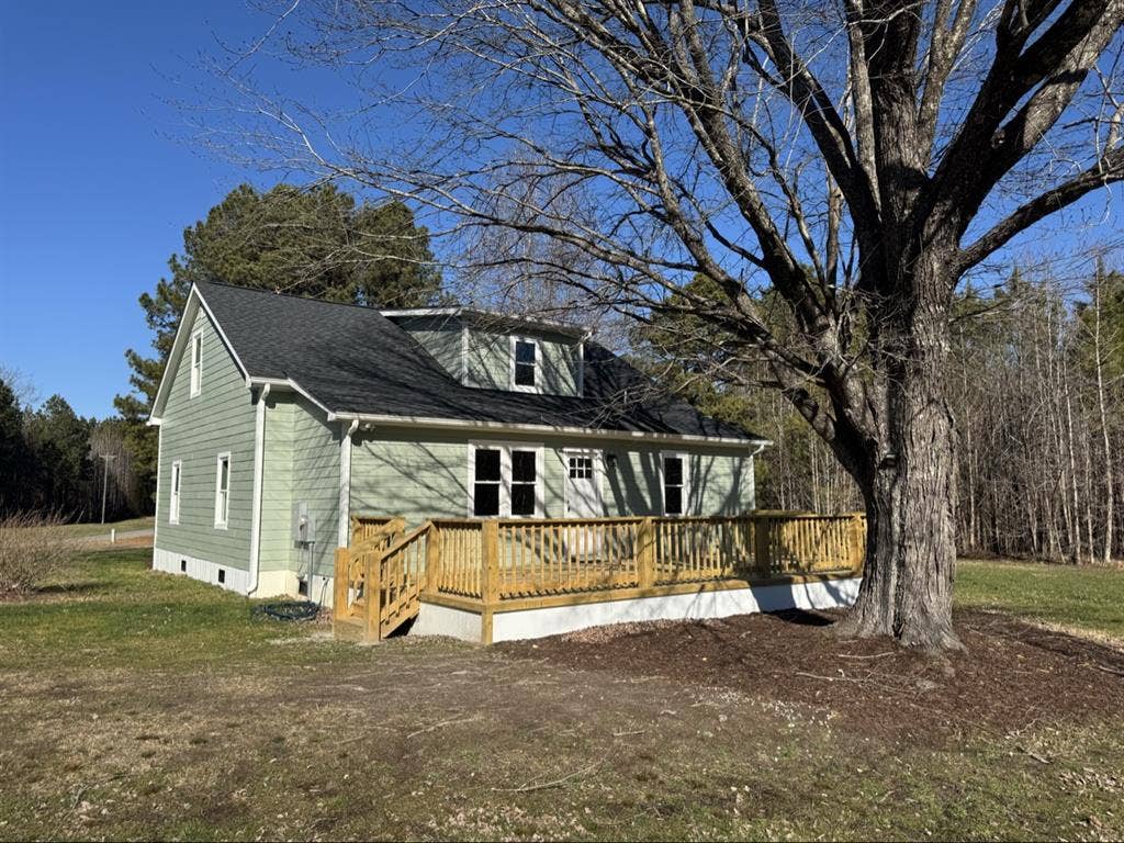 Room for rent - Alberta, VA