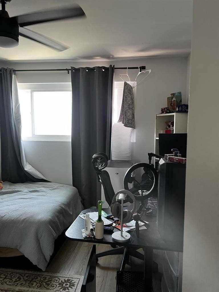 Single Master Bedroom w/ Bathroom