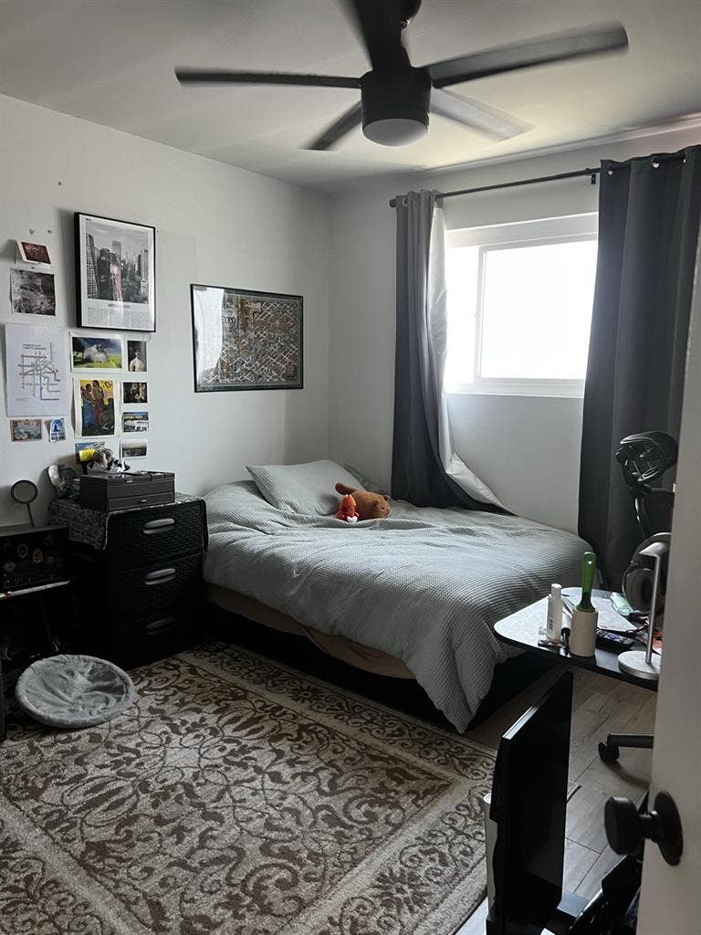 Single Master Bedroom w/ Bathroom