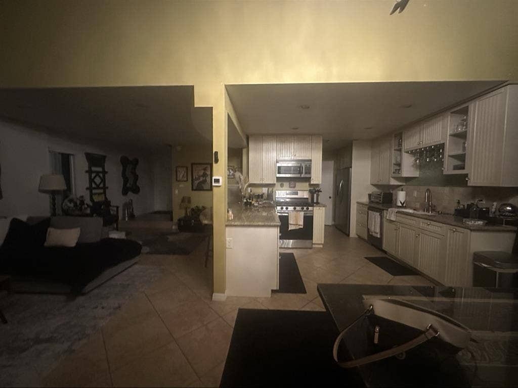 Large bedroom w/ bathroom & patio