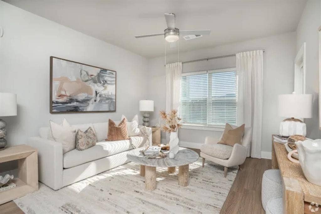 Looking for roommate in 2x2!