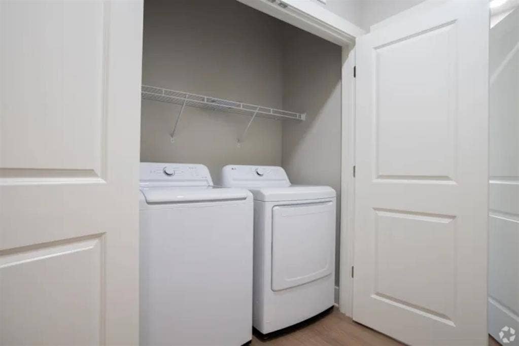 Looking for roommate in 2x2!