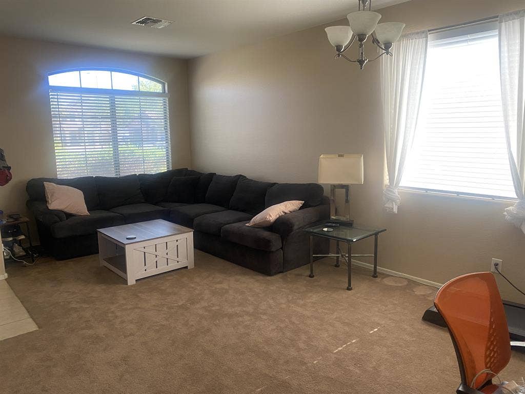 Looking for female roommate