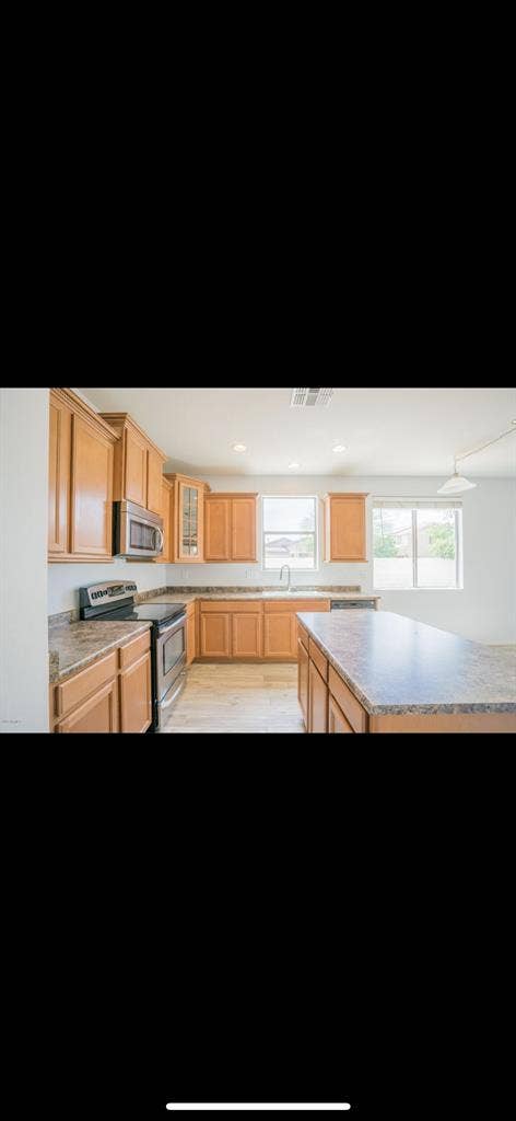 Looking for female roommate