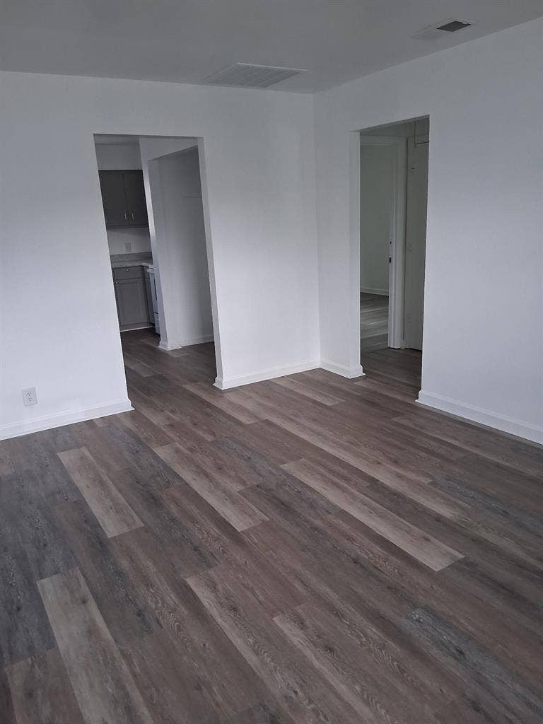 Furnished Room for Vets & Workers