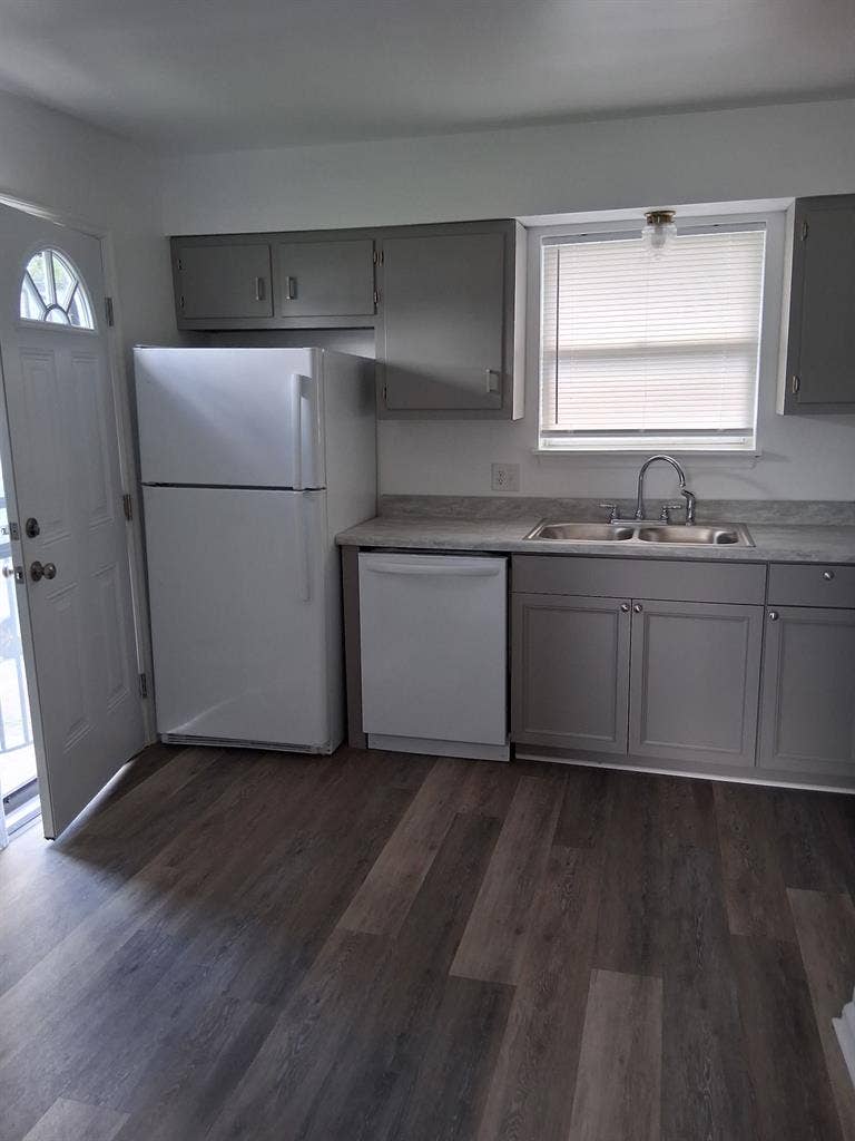 Furnished Room for Vets & Workers