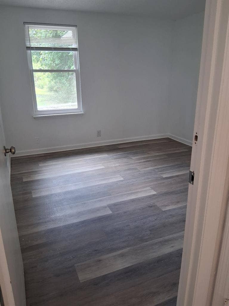 Furnished Room for Vets & Workers