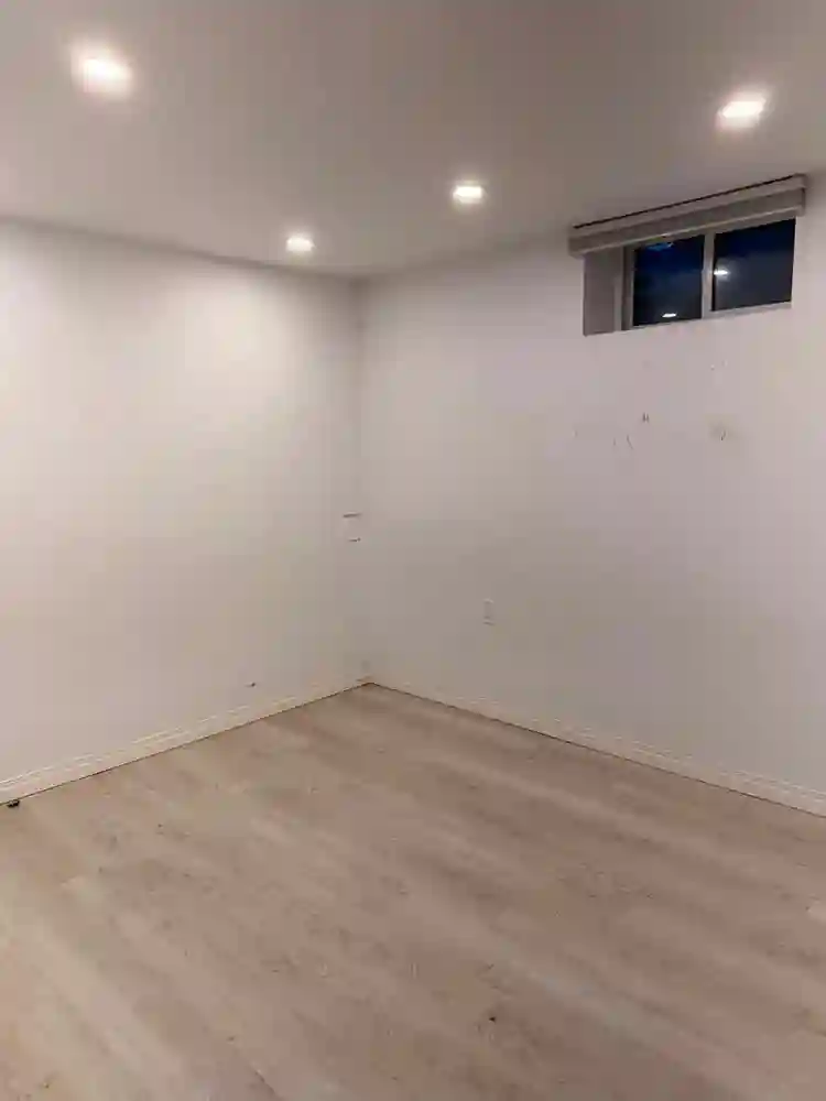 1 Room in 2 Bed Basement Apartmentt
