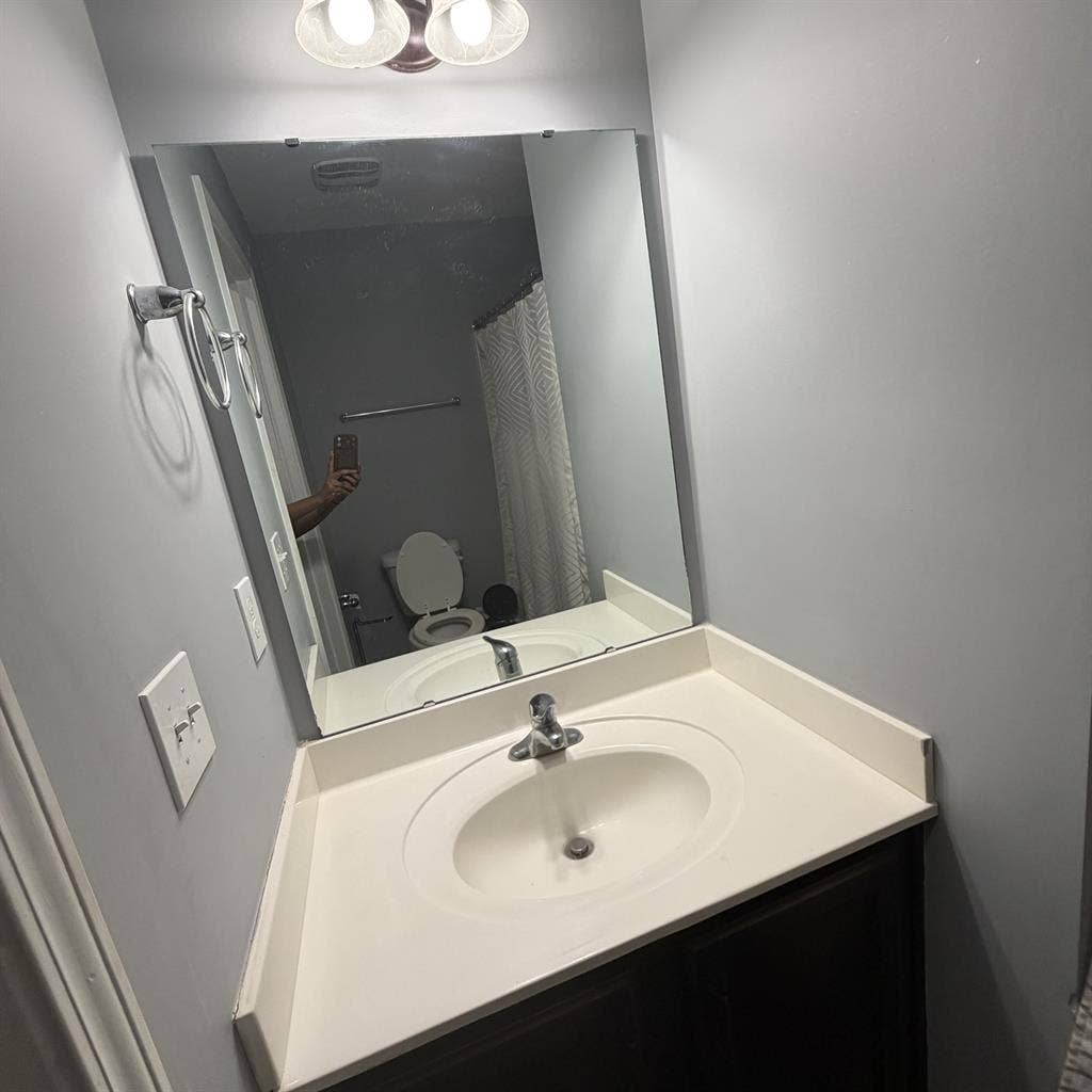 Looking for a Roommate