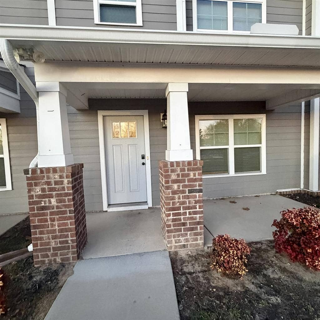 Looking for a Roommate