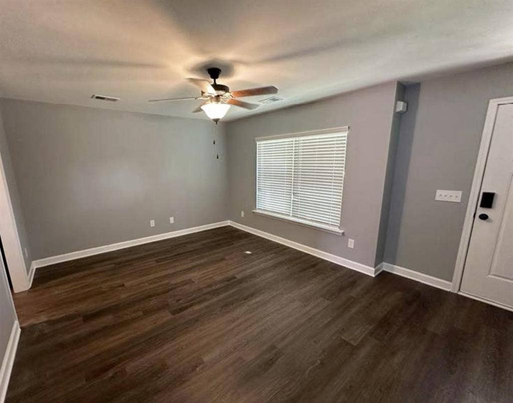 Looking for a Roommate