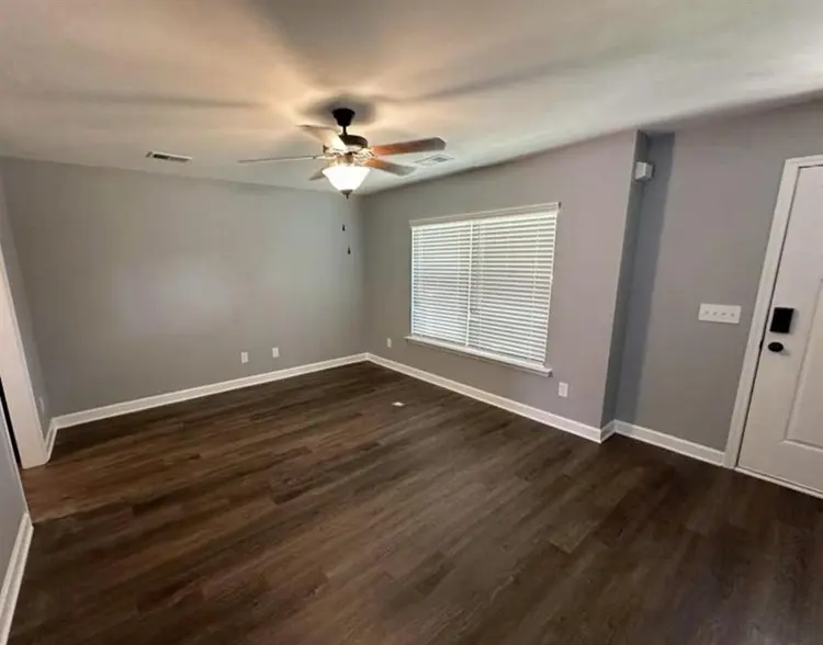 Looking for a Roommate