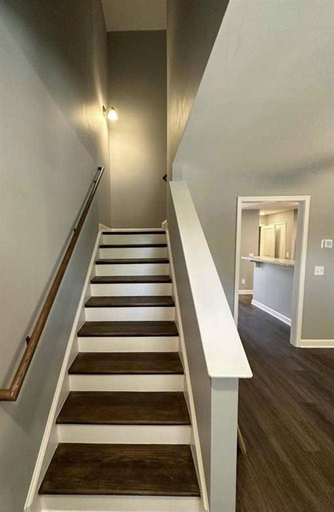 Looking for a Roommate