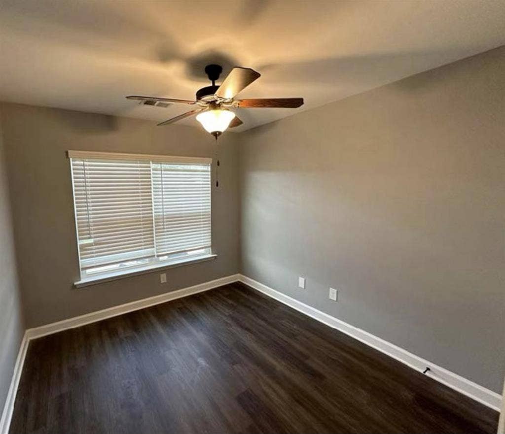 Looking for a Roommate