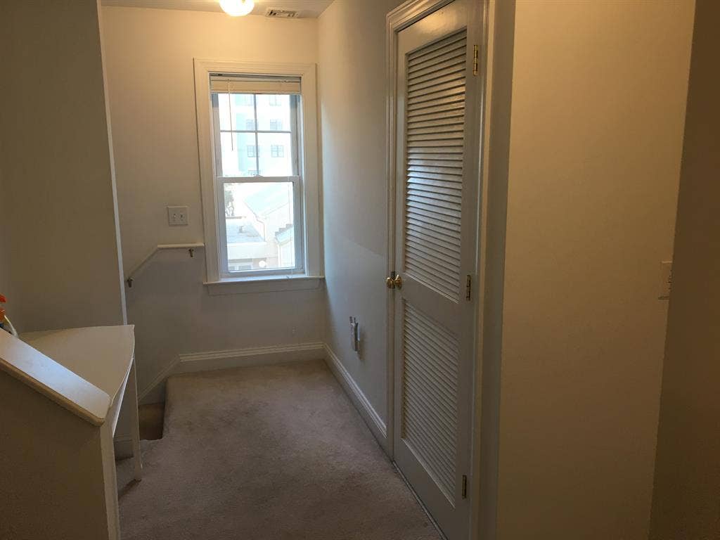 Lux Furnished Room for Young Pros