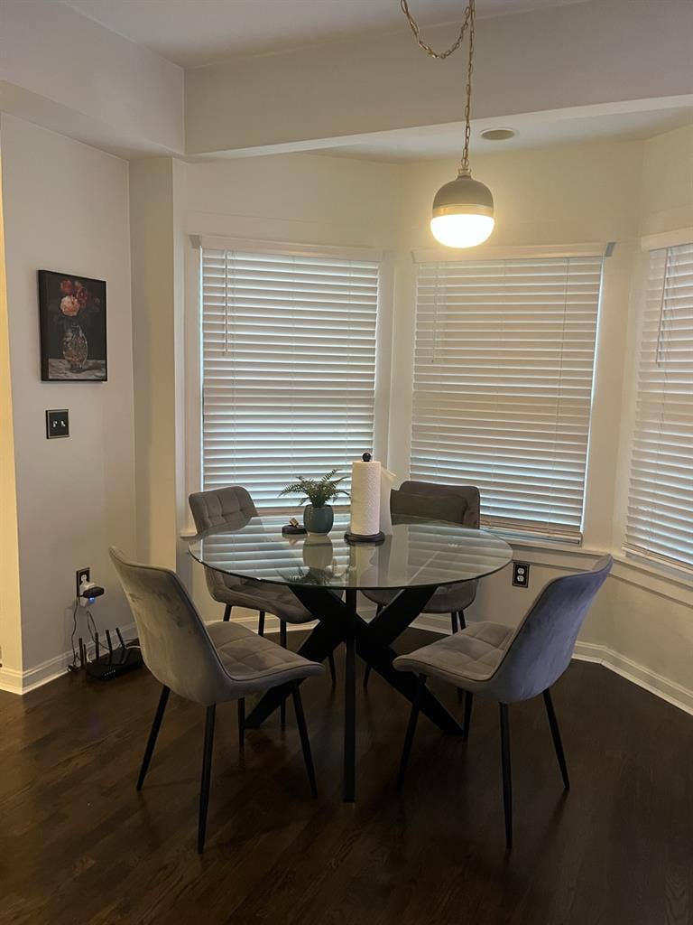 Clean Home $650 includes utilities!