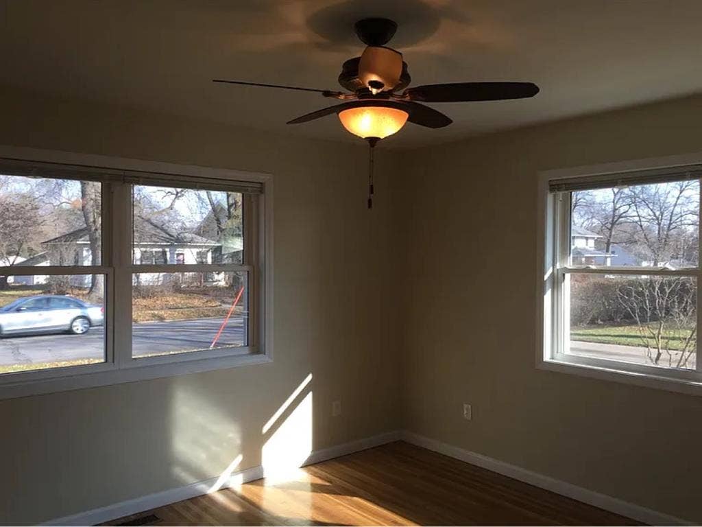 LOOKING FOR 2 MORE ROOMMATES!!!