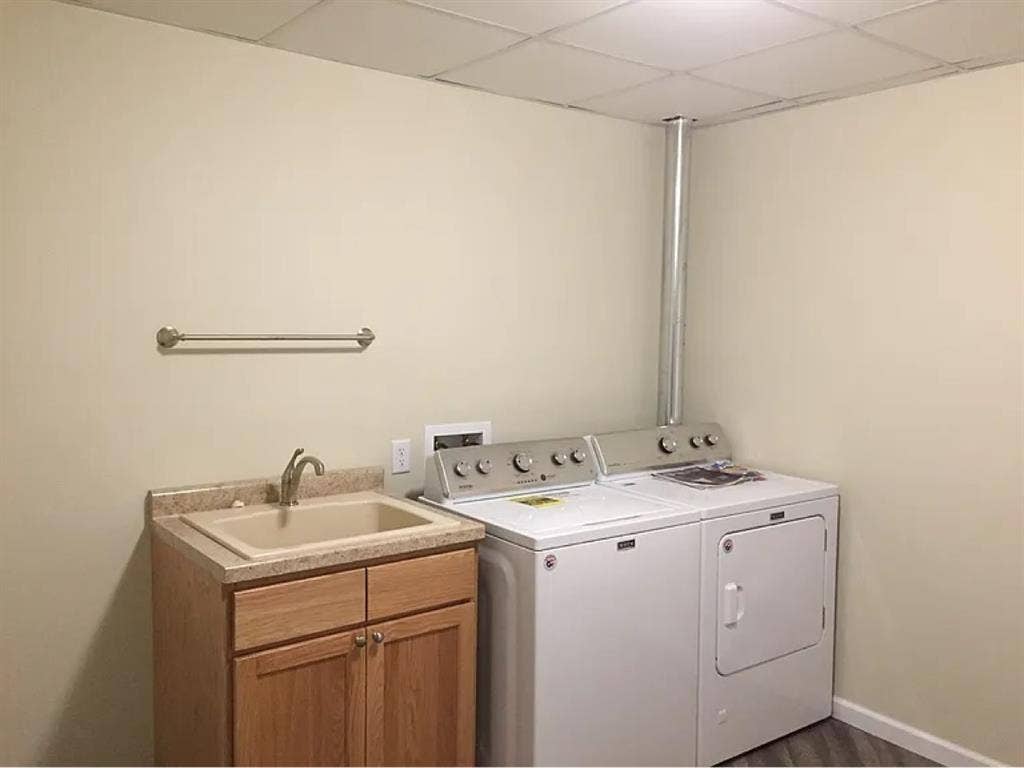 LOOKING FOR 2 MORE ROOMMATES!!!