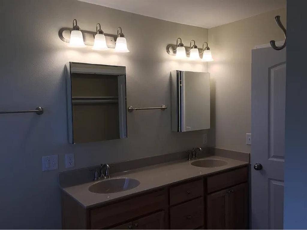 LOOKING FOR 2 MORE ROOMMATES!!!