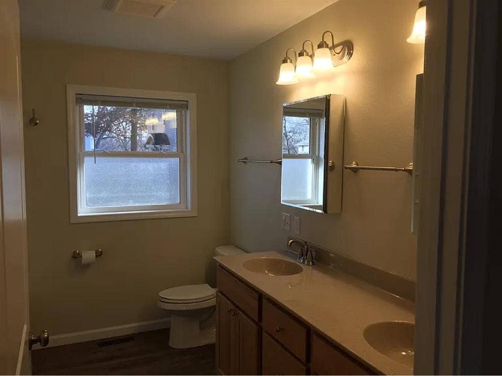 LOOKING FOR 2 MORE ROOMMATES!!!