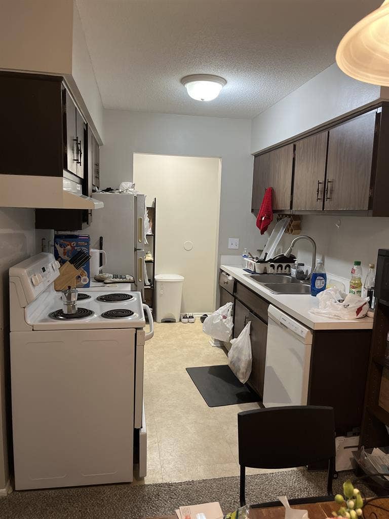 5924 Sandhurst canton mi 48187