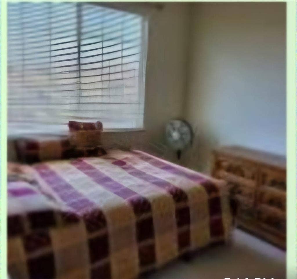 Room avilable for rent in a house