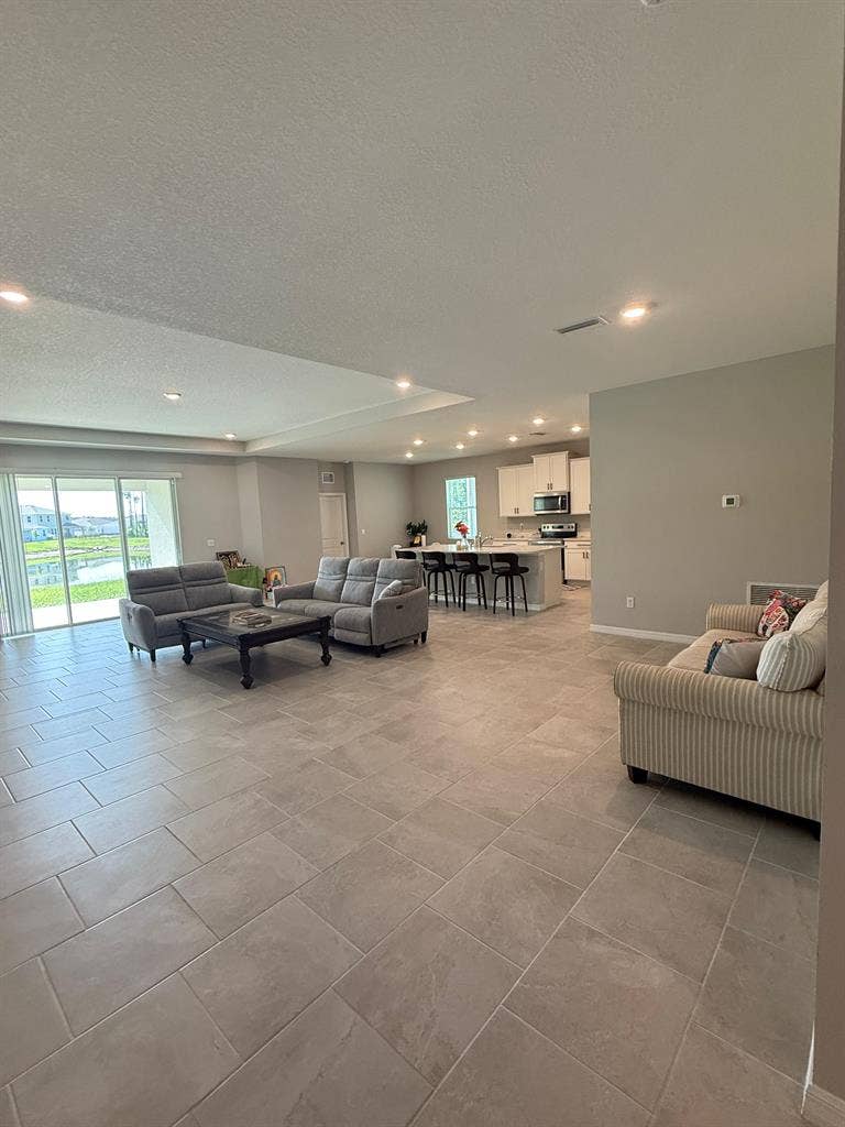 4bed 3bath & 3 car garage available