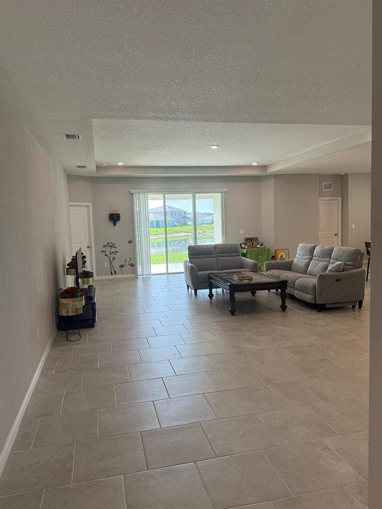 4bed 3bath & 3 car garage available