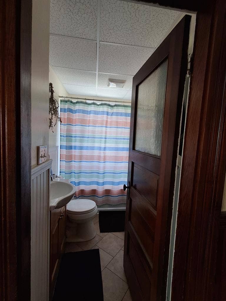In need of 3rd roommate!