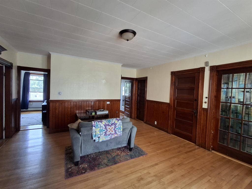 In need of 3rd roommate!