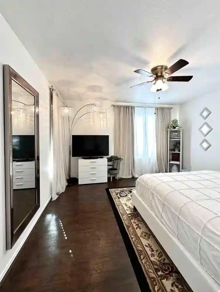 Furnished 3,000sqft spacious home