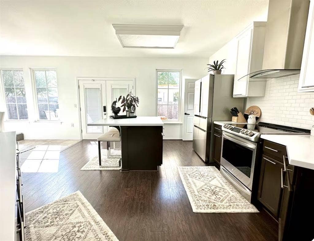 Furnished 3,000sqft spacious home