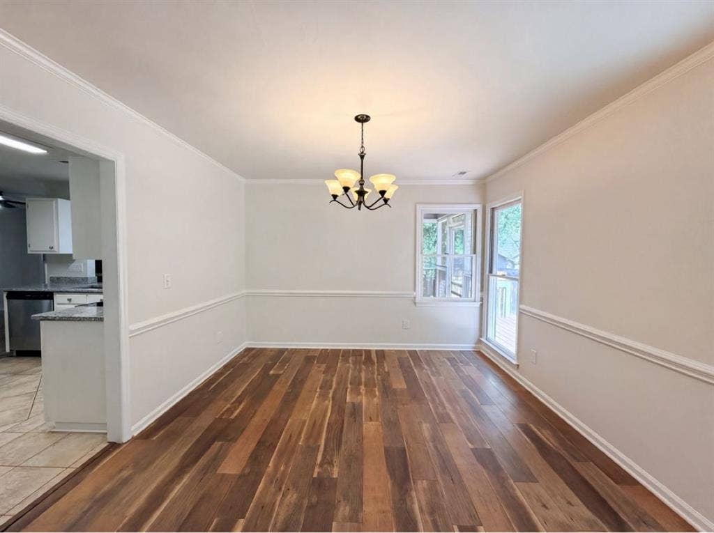 A 3 bedroom 2.5 bathroom house