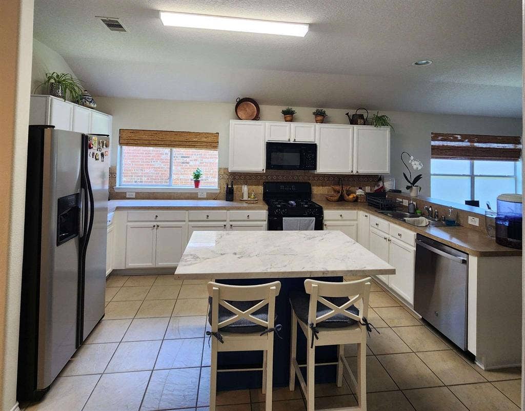 Looking for roommates for my house.