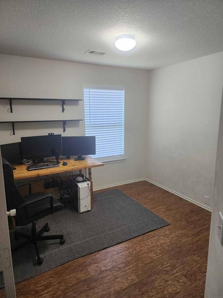 Looking for roommates for my house.